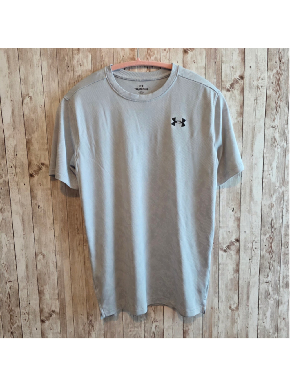 Boys Under Armour Short Sleeve Tee, Size XL, Grey